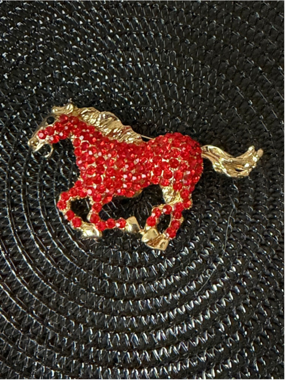 Red Gold Horse Rhinestone
 Brooch One Size